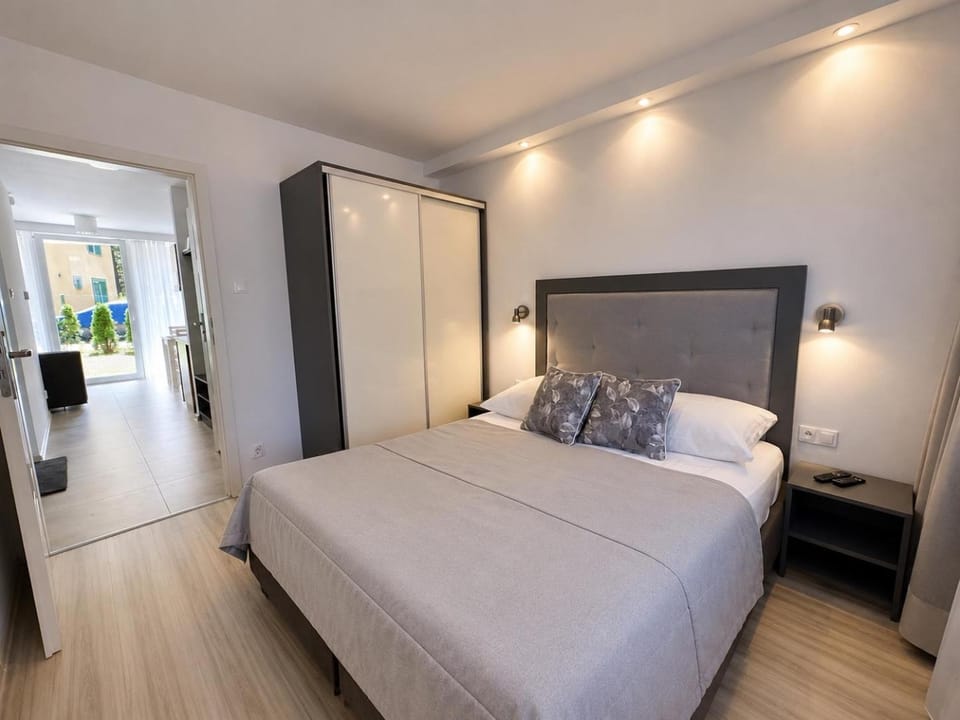 Bed, Bedroom, wardrobe