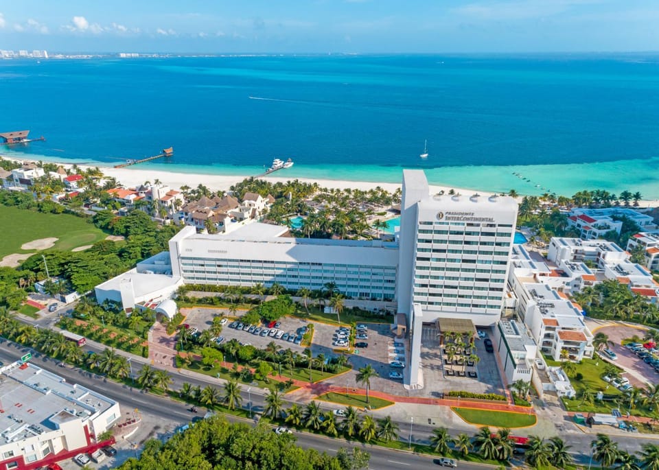 Property building, Bird's eye view, Beach