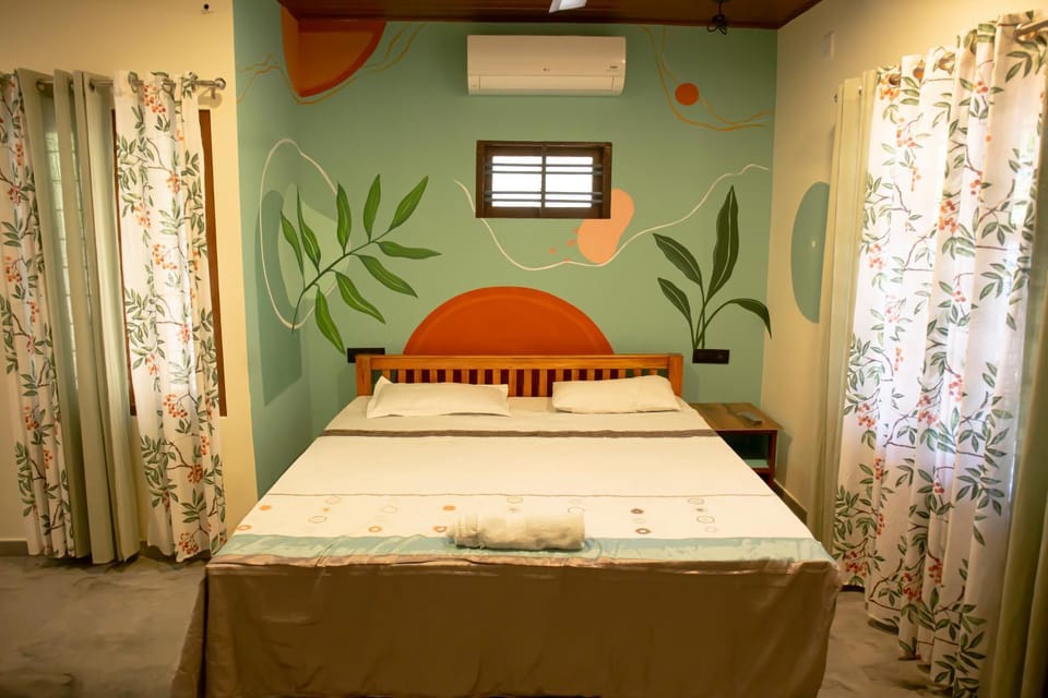 Bed, Photo of the whole room, Bedroom