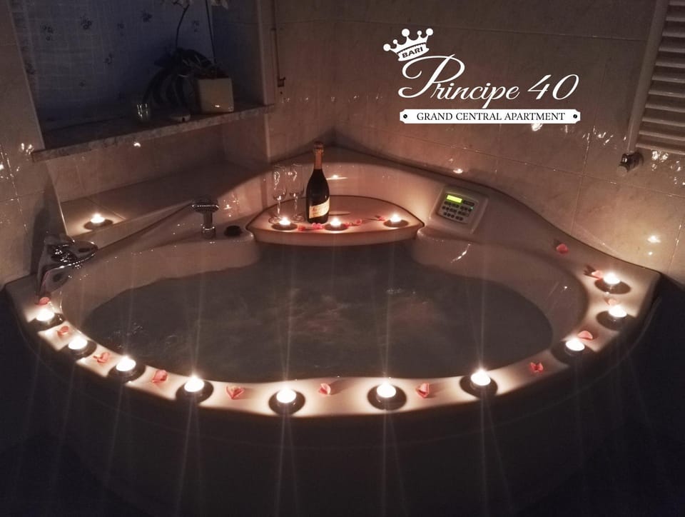 Bathroom, Spa and wellness centre/facilities, Decorative detail, On site
