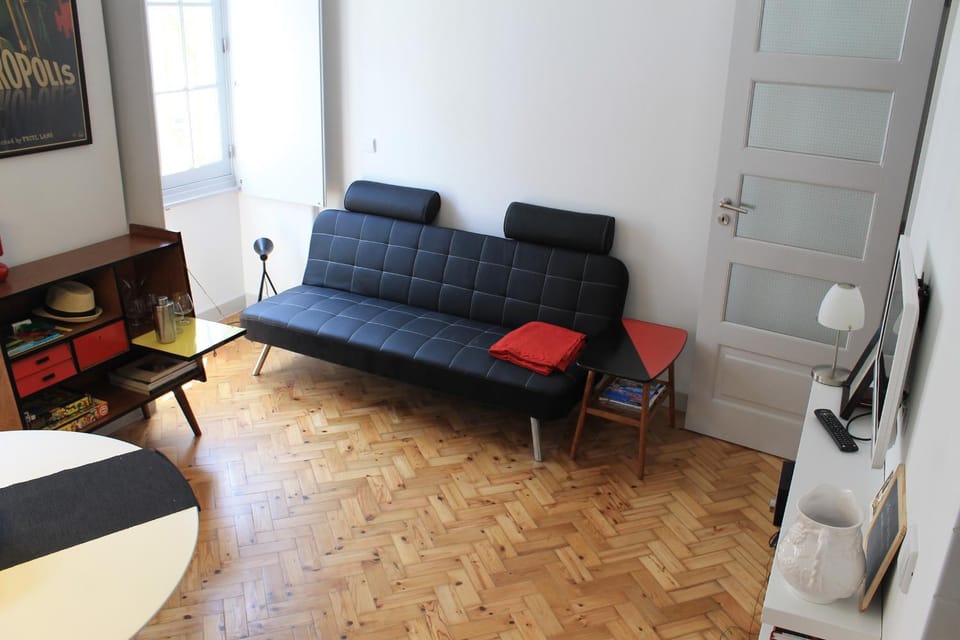 Bed, Living room