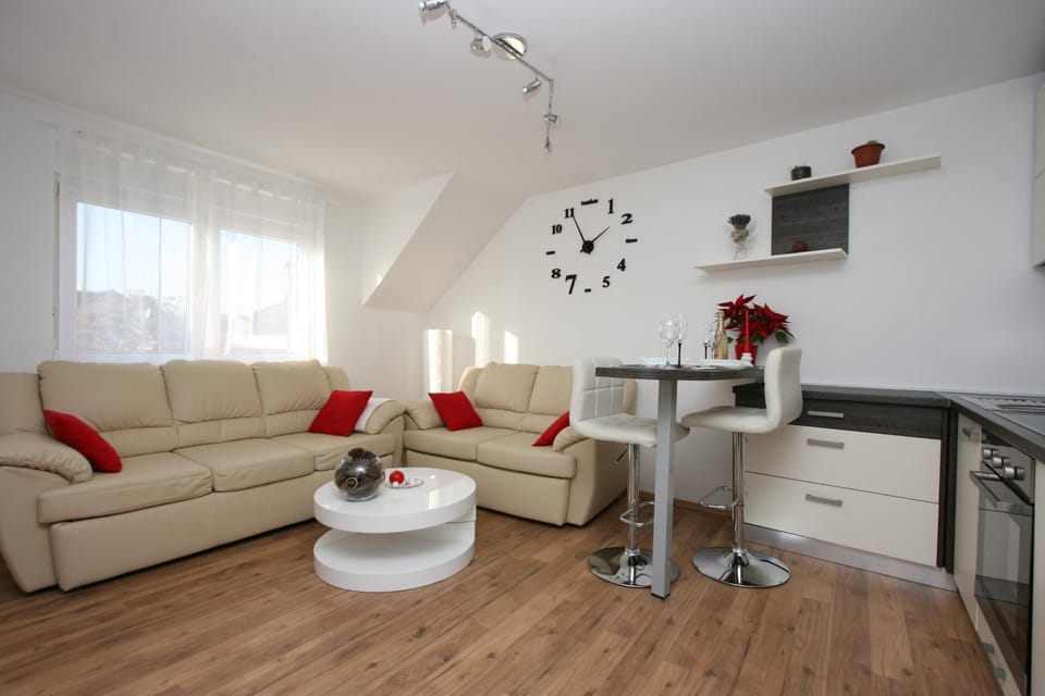 Kitchen or kitchenette, Living room, Seating area