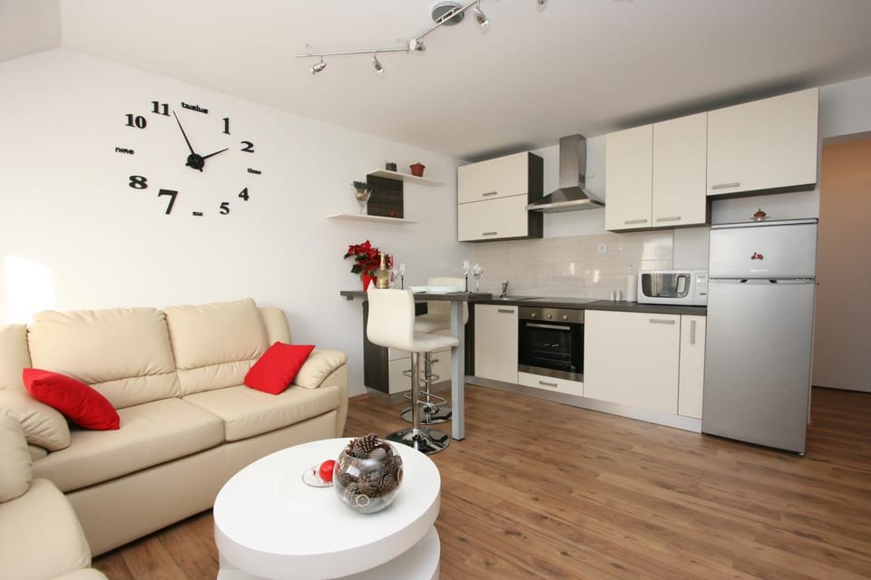 Kitchen or kitchenette, Living room, Seating area
