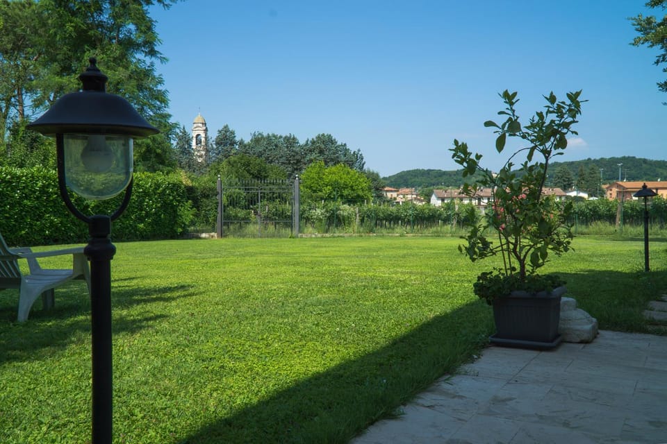 Villa Franca in Franciacorta B&B Bed and Breakfast in Province of Brescia