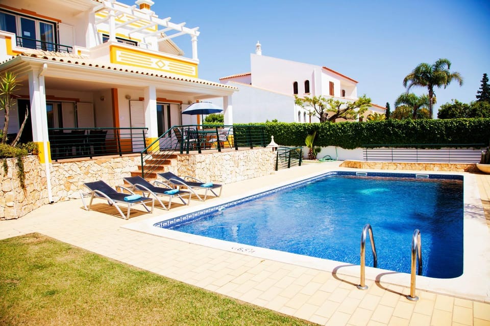 Swimming pool, Swimming pool