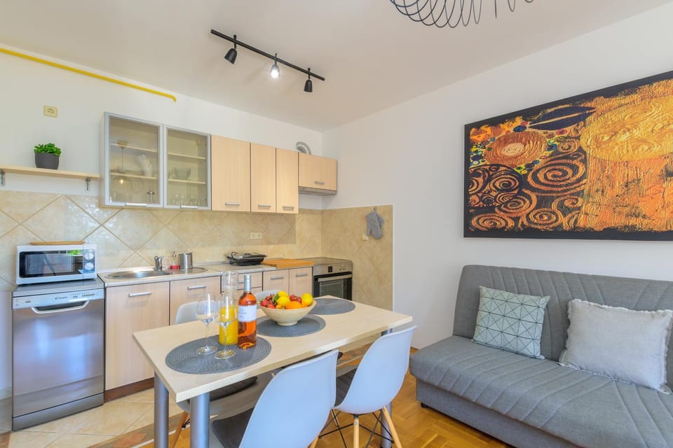 Kitchen or kitchenette, Living room, Dining area, oven, stove, toaster