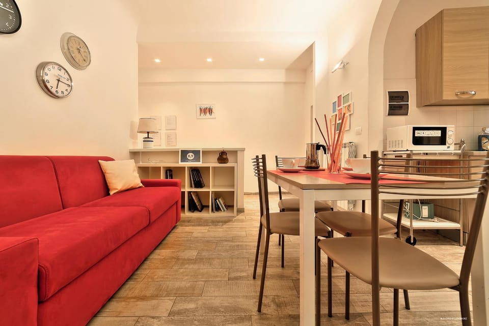 Communal lounge/ TV room, Day, TV and multimedia, Kitchen or kitchenette, Living room, Decorative detail, Communal kitchen, On site, minibar, pet friendly, stove, air conditioner