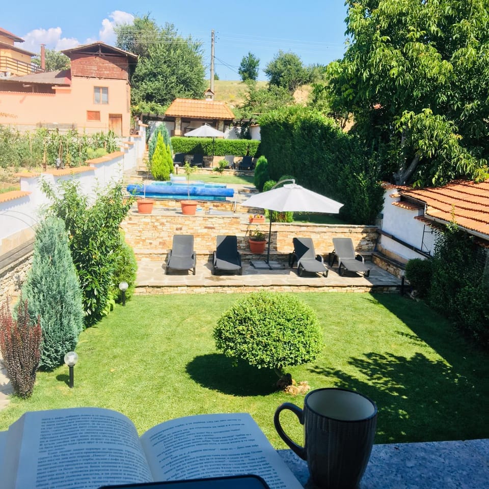 Balcony/Terrace, Garden view