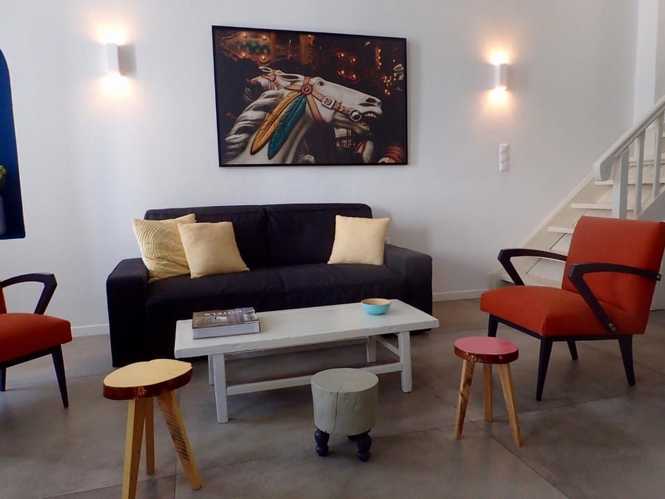 Glitterati Corner Apartment in Mykonos
