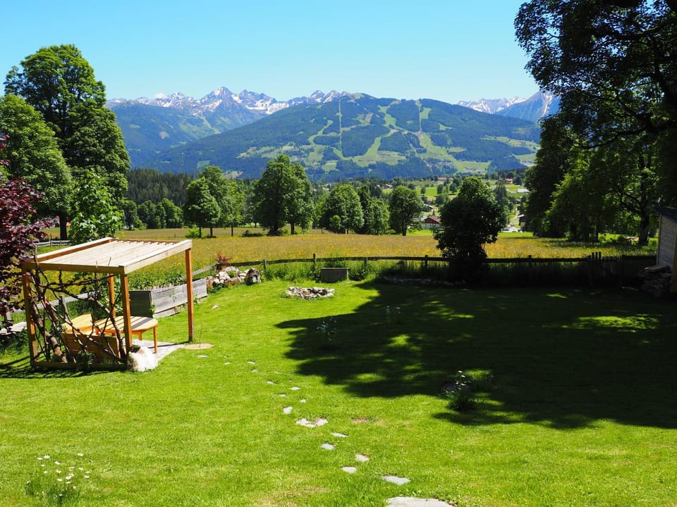 Nearby landmark, Spring, Day, Natural landscape, Garden, Other, Garden view, Mountain view