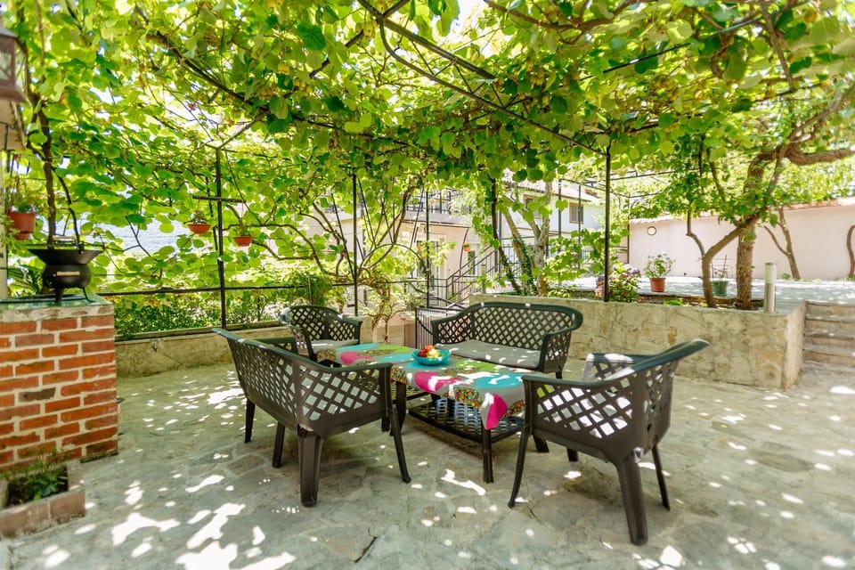 Patio, Off site, Neighbourhood, BBQ facilities, Garden, Garden, Seating area