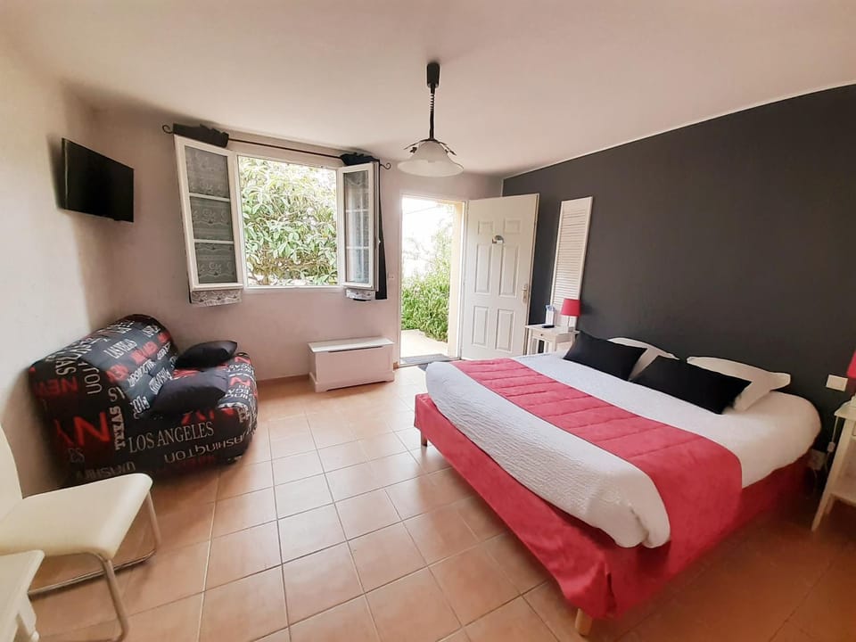 Logis Hôtel Restaurant Le Clos des Capitelles Hotel in Nimes