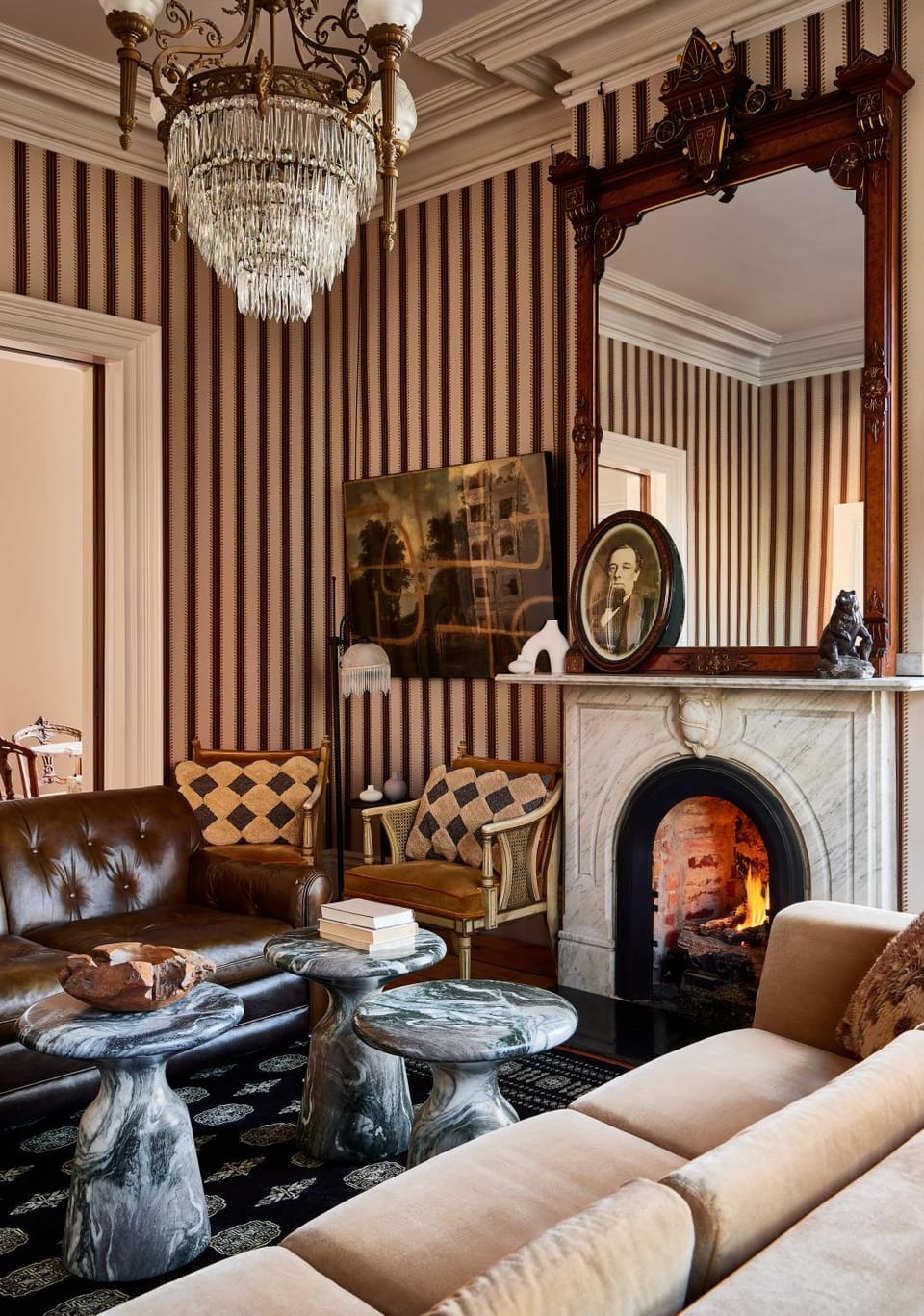 Seating area, flat iron