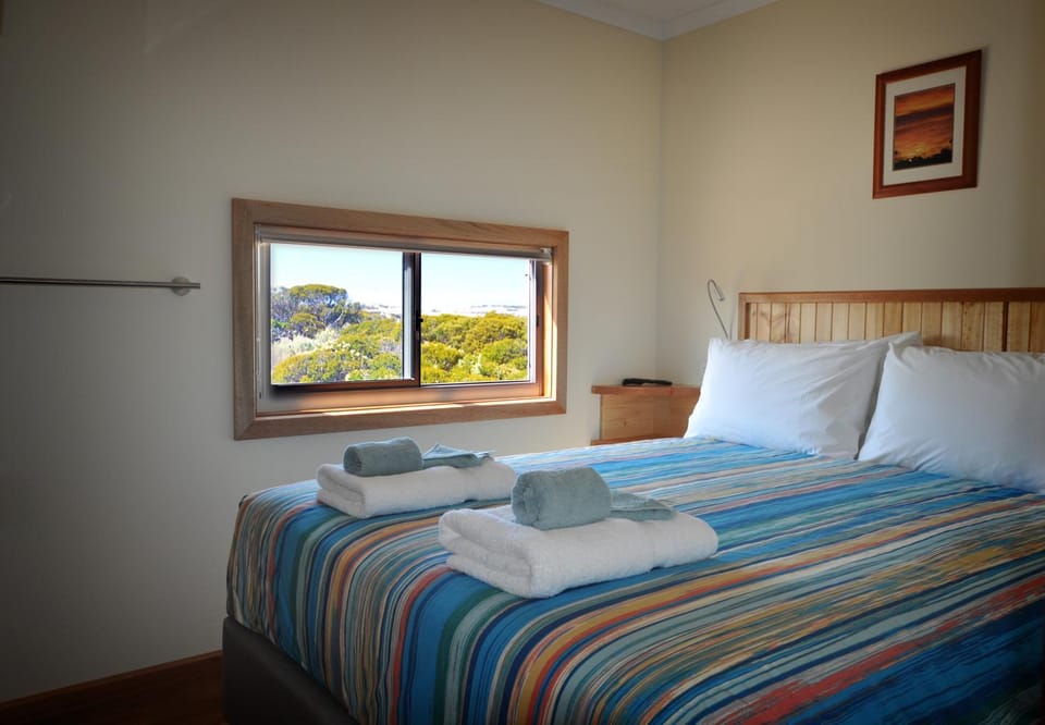 Natural landscape, Beach, Bedroom, Sea view