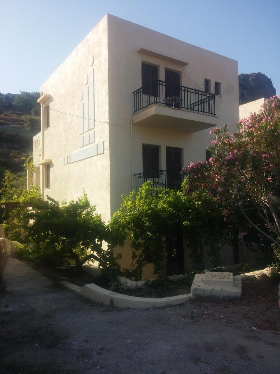Facade/entrance