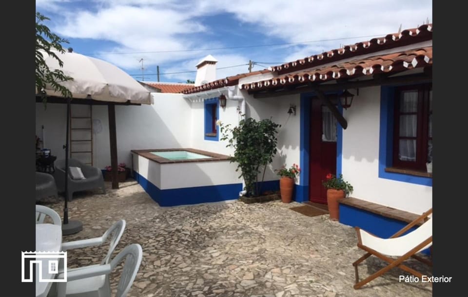 Casinha de Montoito House in Évora District, Portugal