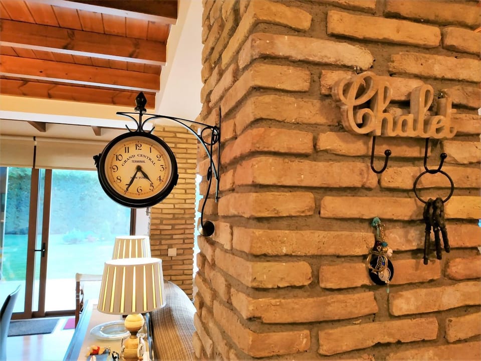 Living room, Decorative detail