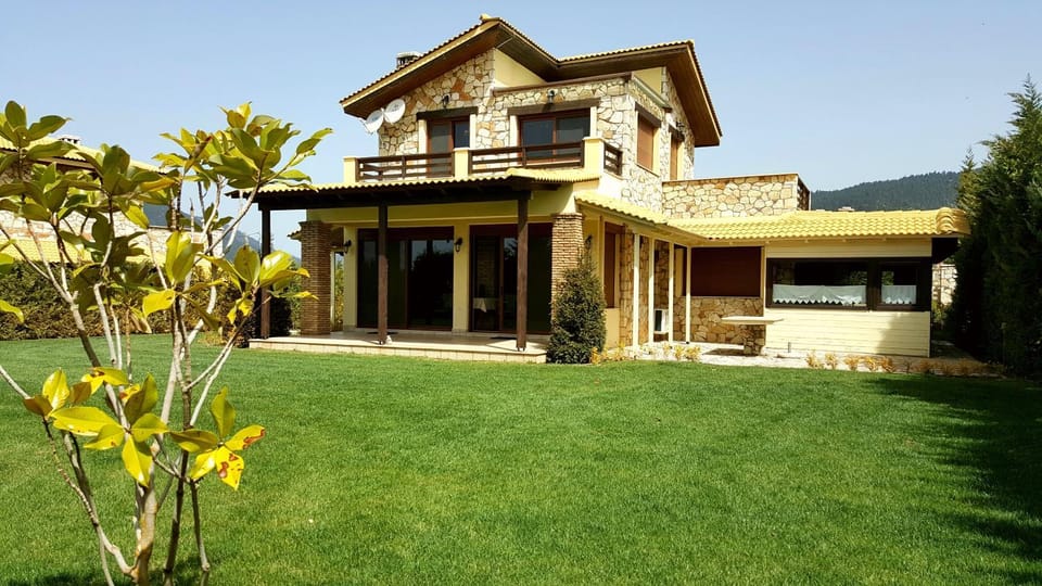 Spring, Garden, Mountain view