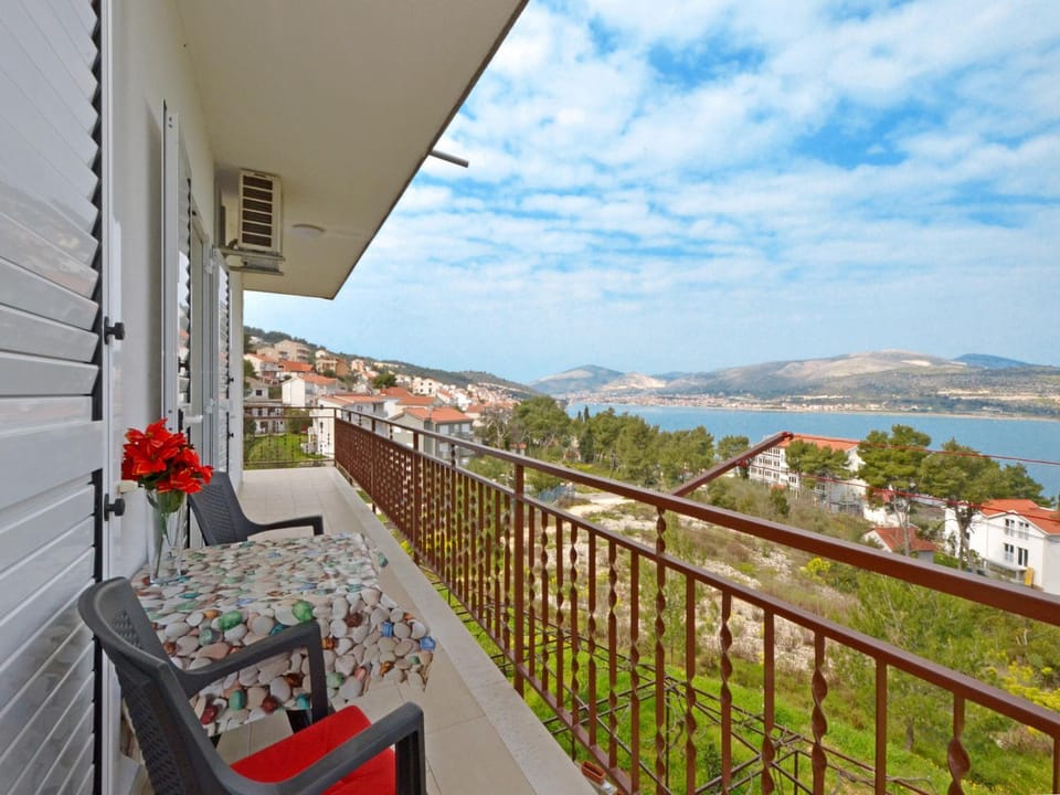 Balcony/Terrace, Mountain view, Sea view