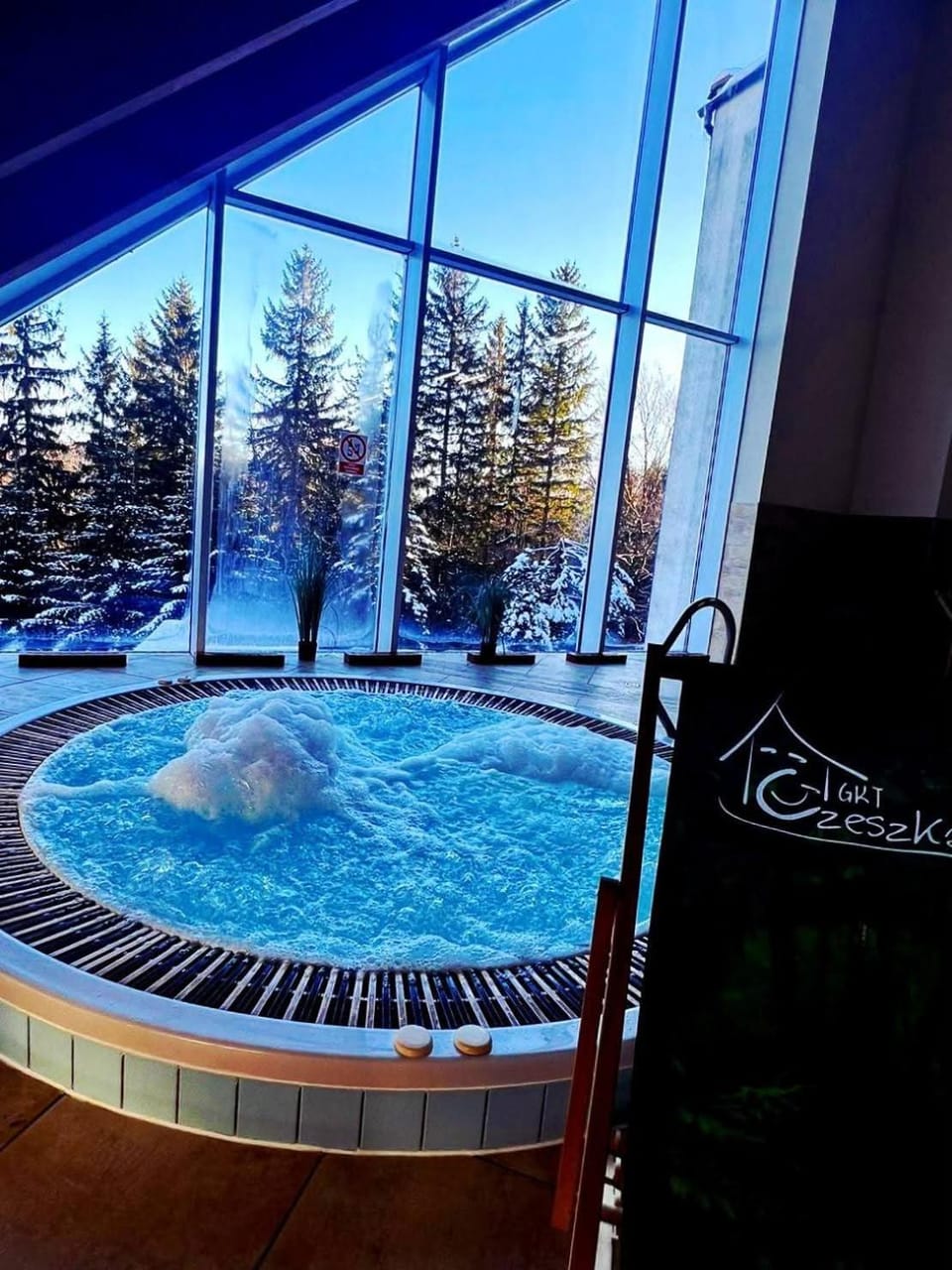 Hot Tub, Pool view