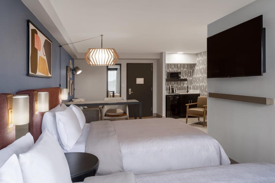 Bed, Living room, Photo of the whole room, Bedroom