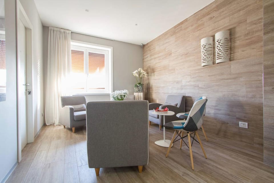 Lobby or reception, Lounge or bar, Internal: Not applicable to any particular room
