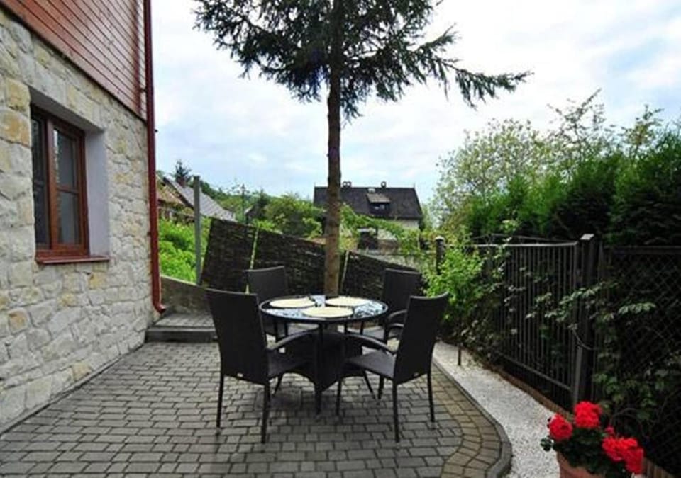 Patio, Facade/entrance, Garden, Balcony/Terrace, Garden view