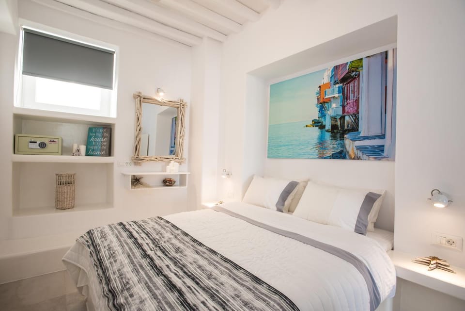Day, Bedroom, On site