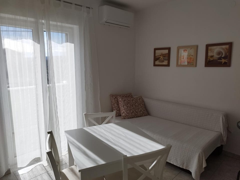 Living room, kitchen