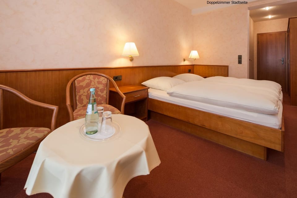 Photo of the whole room, Seating area, Bedroom