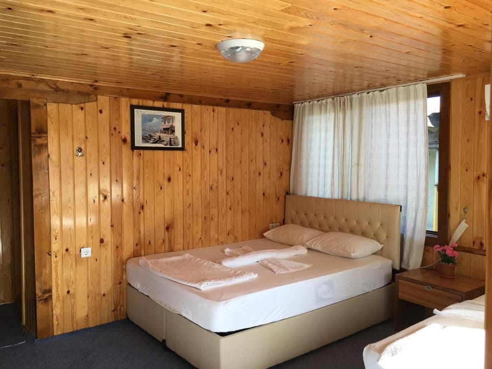 Bed, Other, Time of day