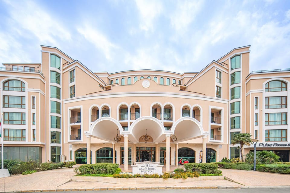 Property building, Facade/entrance