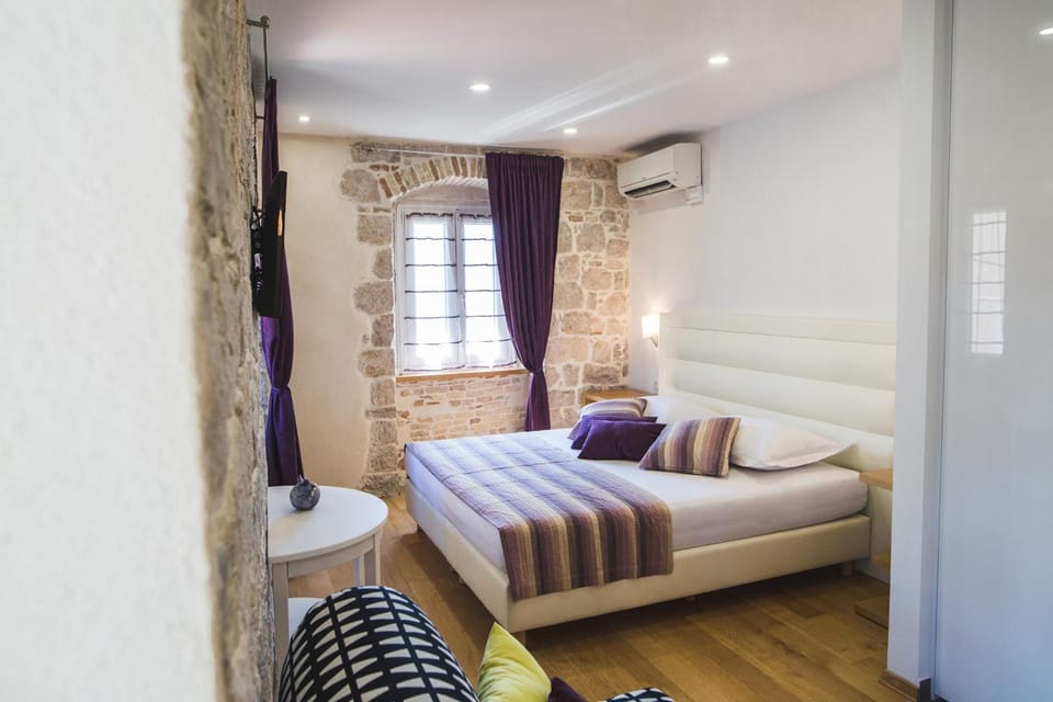 Toilet, Bed, Garden, Bathroom, TV and multimedia, Coffee/tea facilities, View (from property/room), Balcony/Terrace, Kitchen or kitchenette, Living room, Other, Other, Photo of the whole room, Decorative detail, Seating area, Dining area, Bedroom, City view, Garden view, Area and facilities
