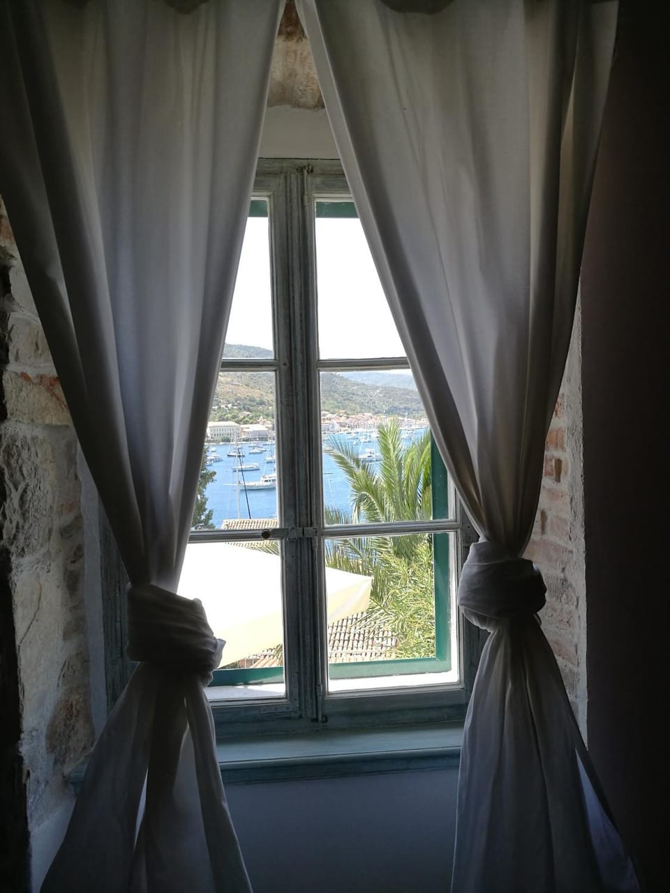 Buena Vis-ta Apartments with the Sea View Apartment in Vis