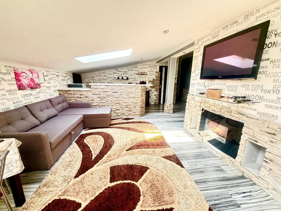 Stone City Apartment in Park Zone Apartment in Ukraine