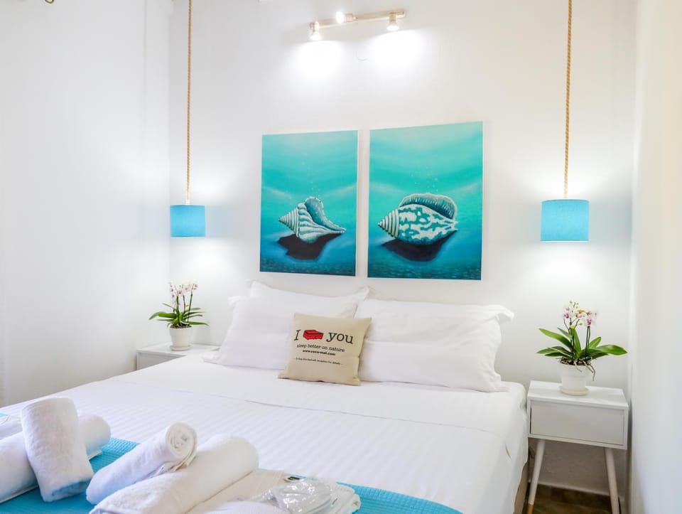Bed, Sea view