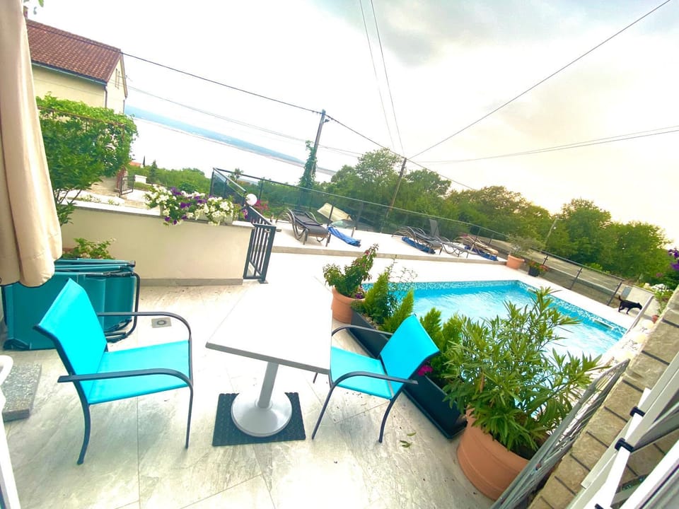 Balcony/Terrace, Pool view