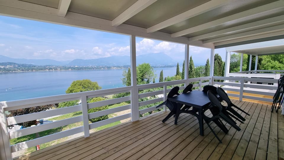 Balcony/Terrace, Lake view