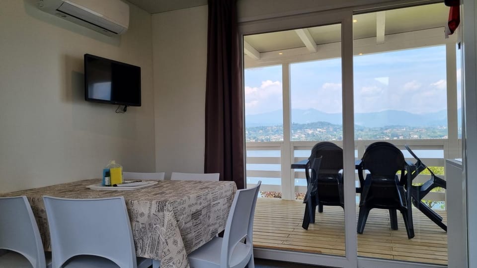 TV and multimedia, Living room, air conditioner