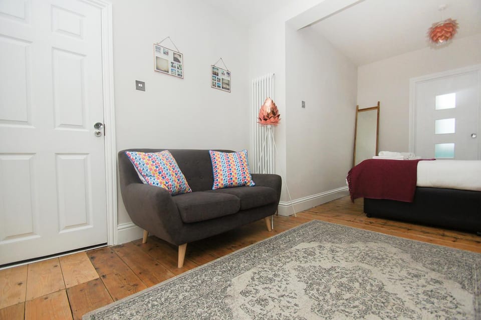 Seating area, Bedroom
