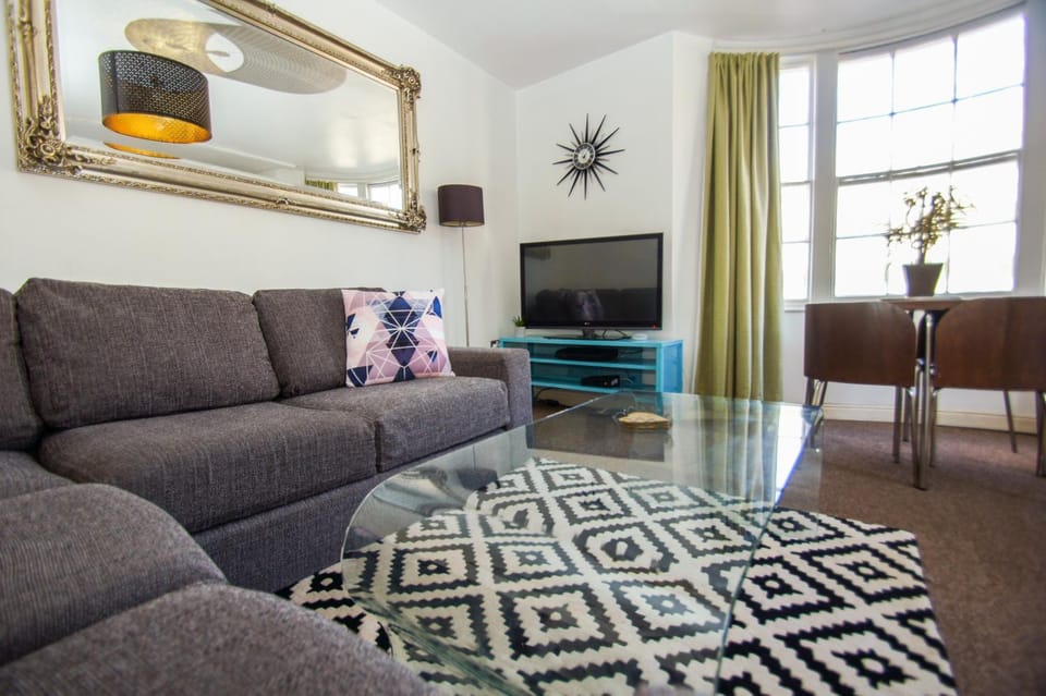 TV and multimedia, Living room, Dining area
