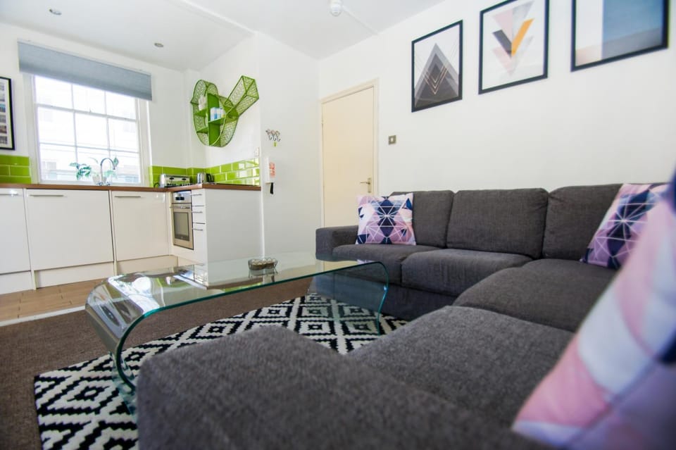 Kitchen or kitchenette, Living room, kitchen, kitchen
