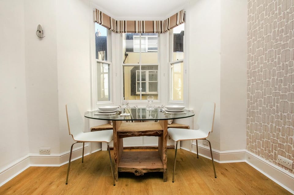 Day, Living room, Dining area