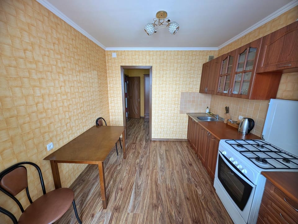 Kitchen or kitchenette, Dining area, oven, stove