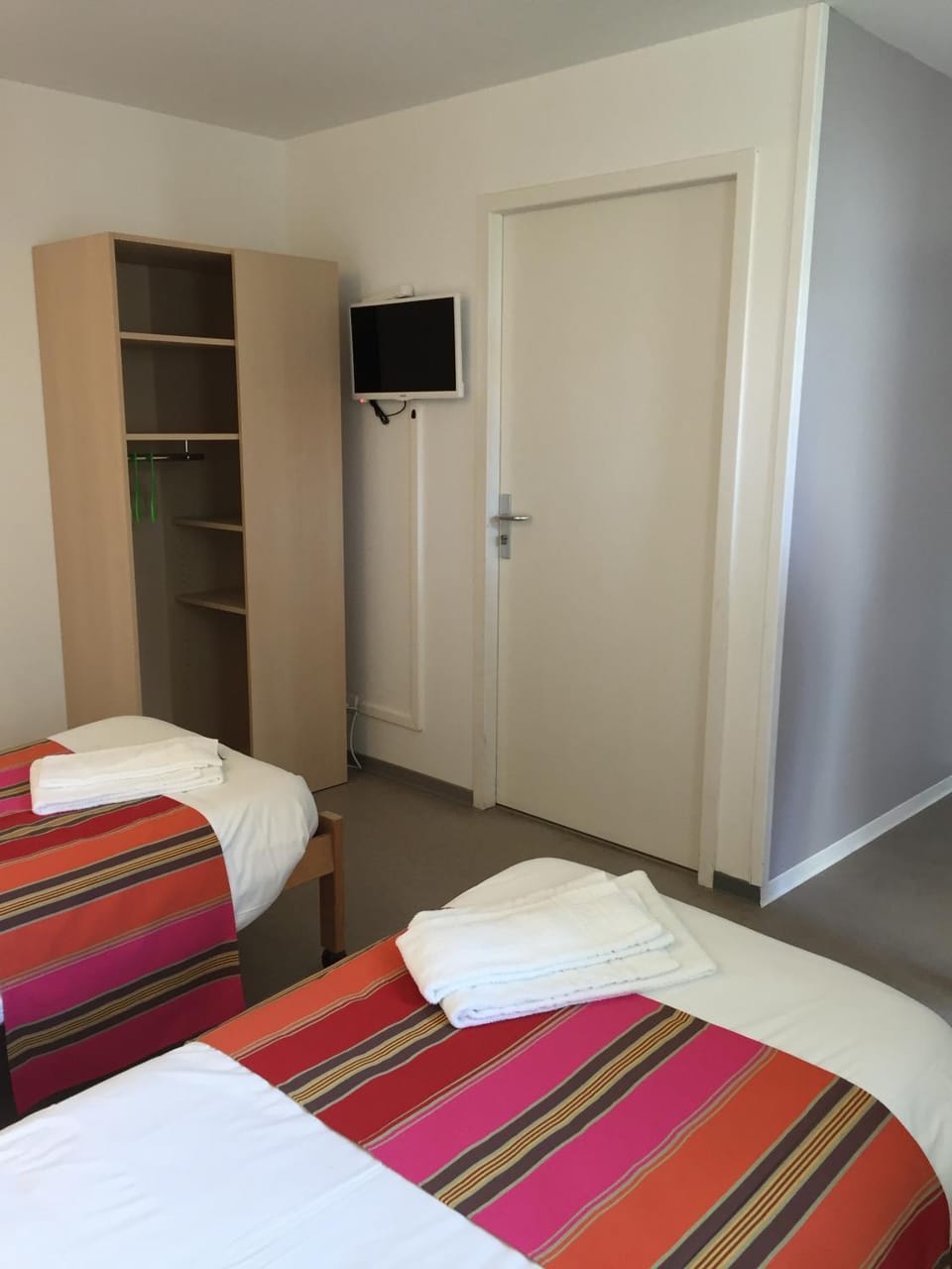 Bed, Bedroom, wardrobe