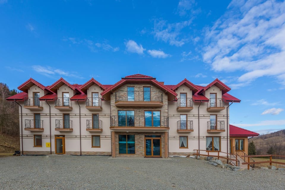Property building, Facade/entrance, Day, Floor plan, Autumn