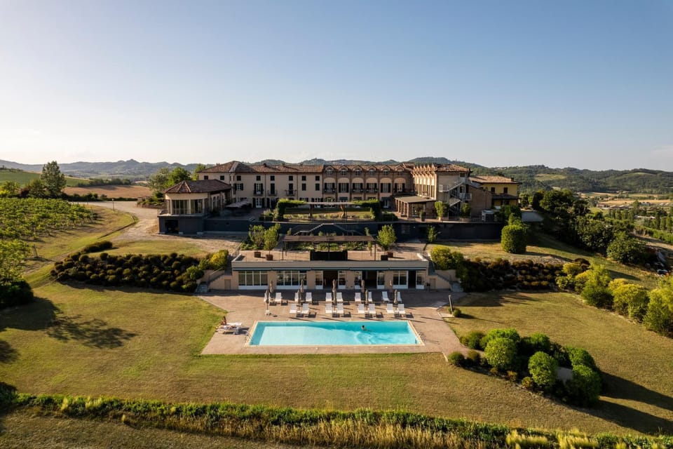 Property building, Pool view, Swimming pool, Inner courtyard view