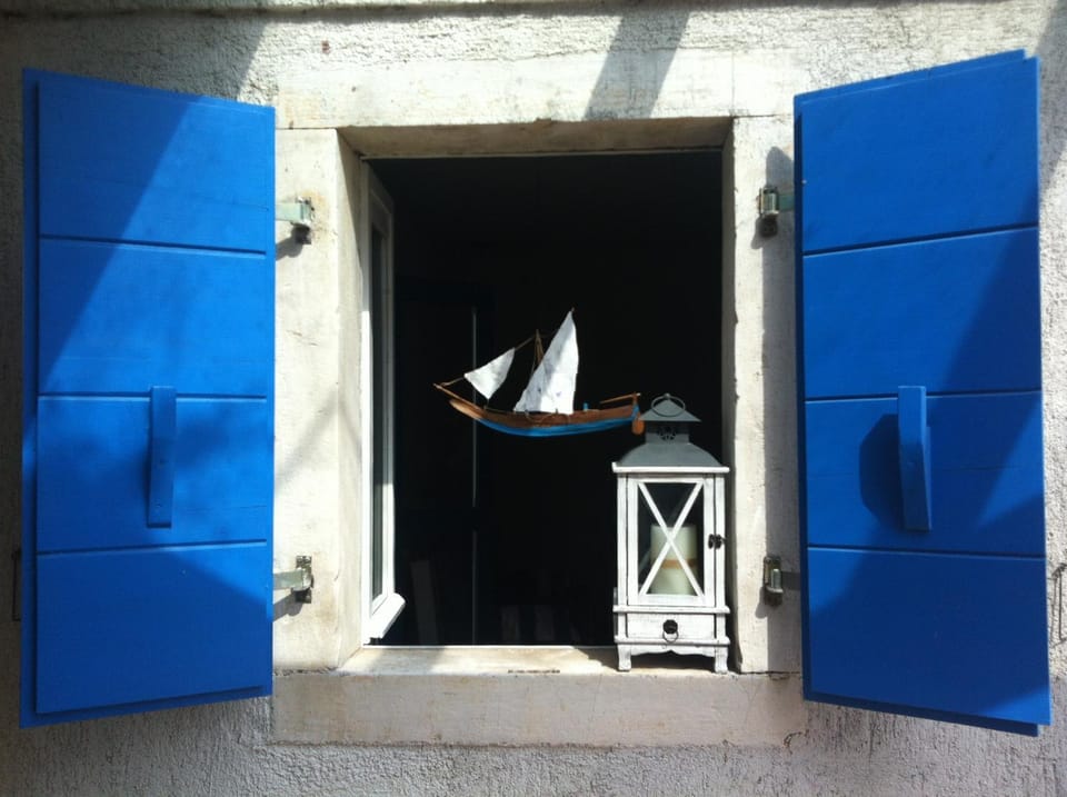 Property building, Decorative detail