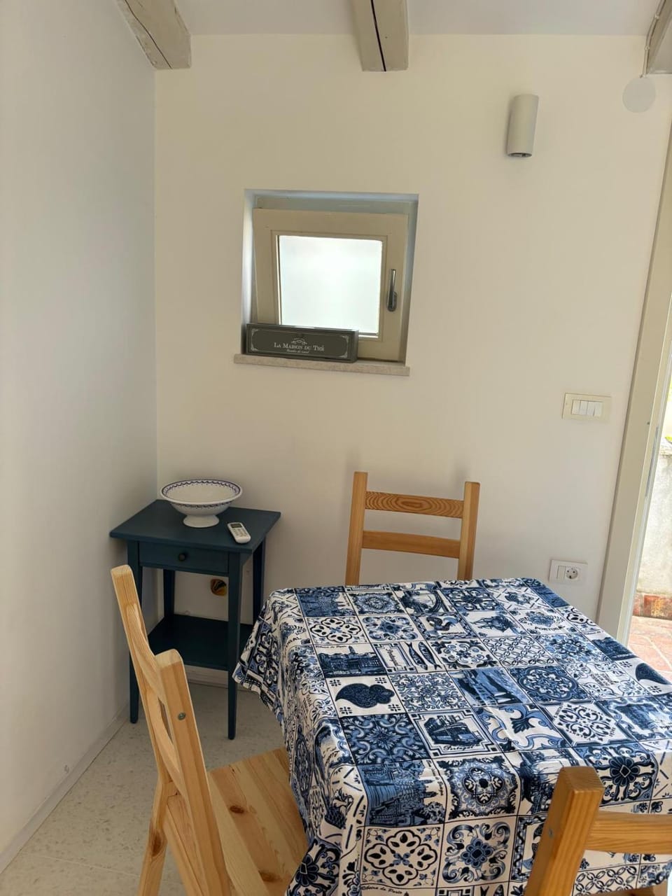 Dining area, Breakfast