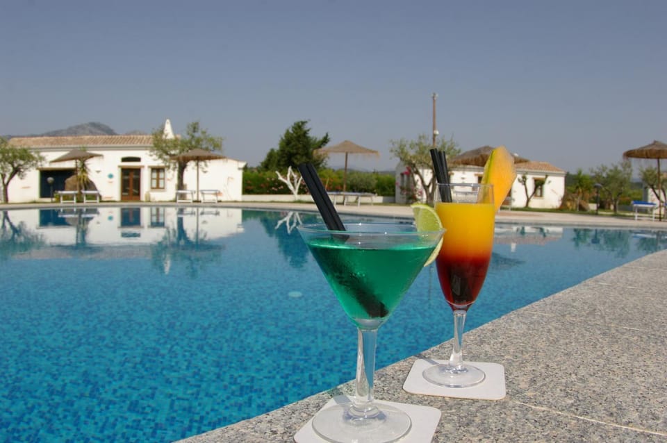 Food and drinks, Swimming pool, Swimming pool